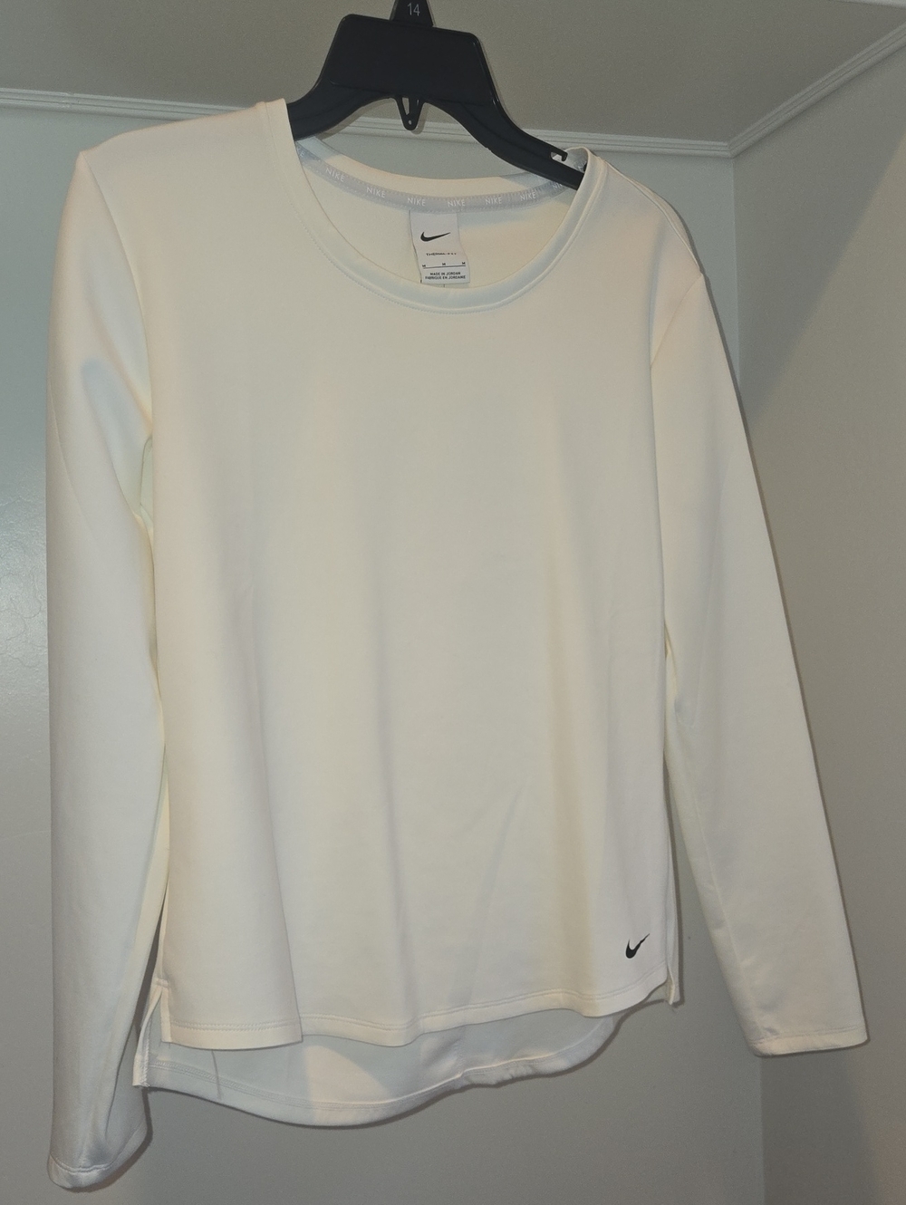 Nike Therma-Fit Women's Long Sleeve Crew Top - Off White, Step Hem